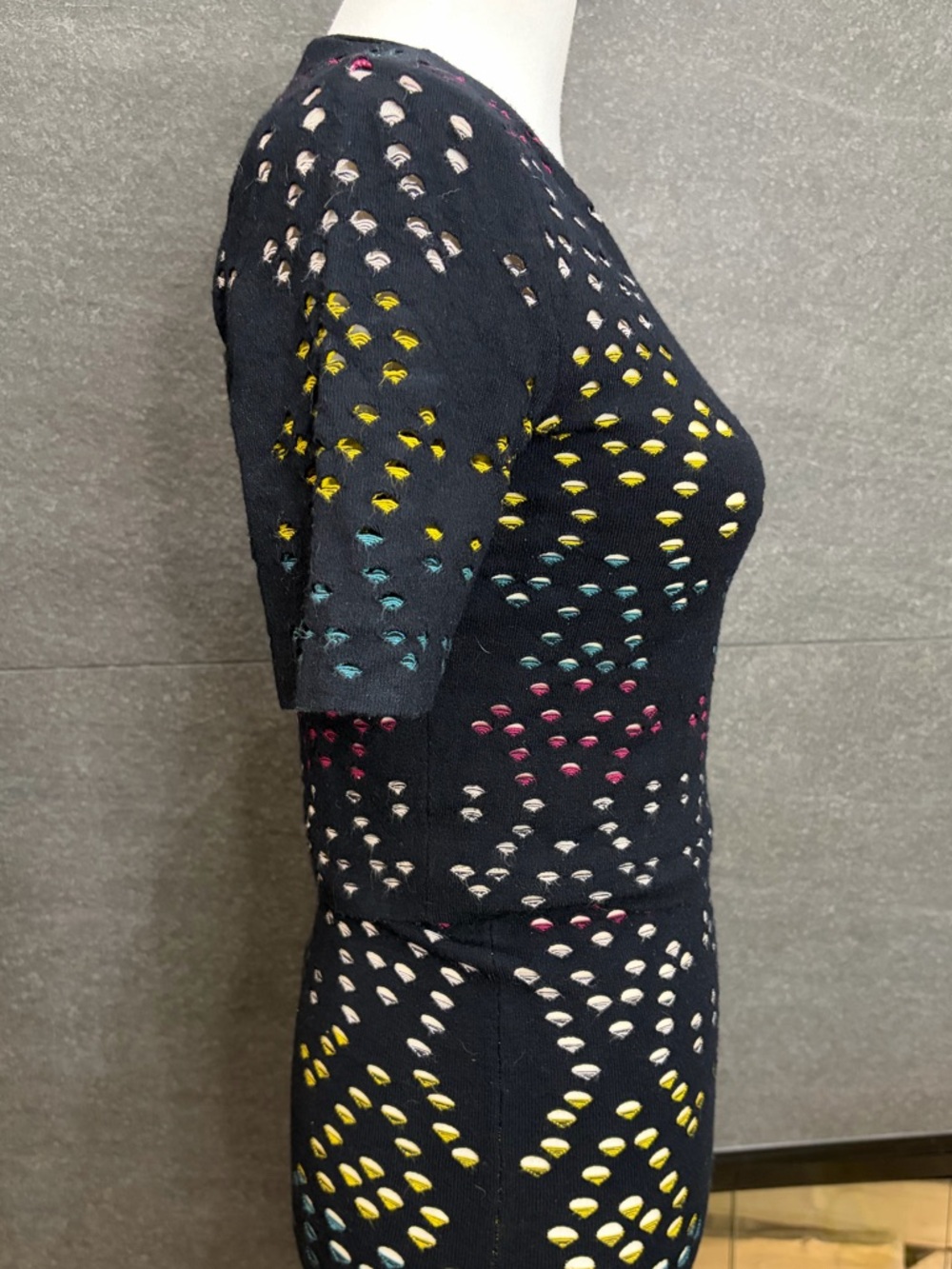Alice and Olivia Multicolor Crop Top Pencil Skirt Set - Picture 4 of 16